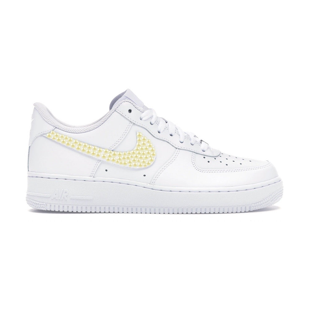 Tomkat Customs CUSTOM SNEAKER Nike Air Force 1 low Pearl swoosh